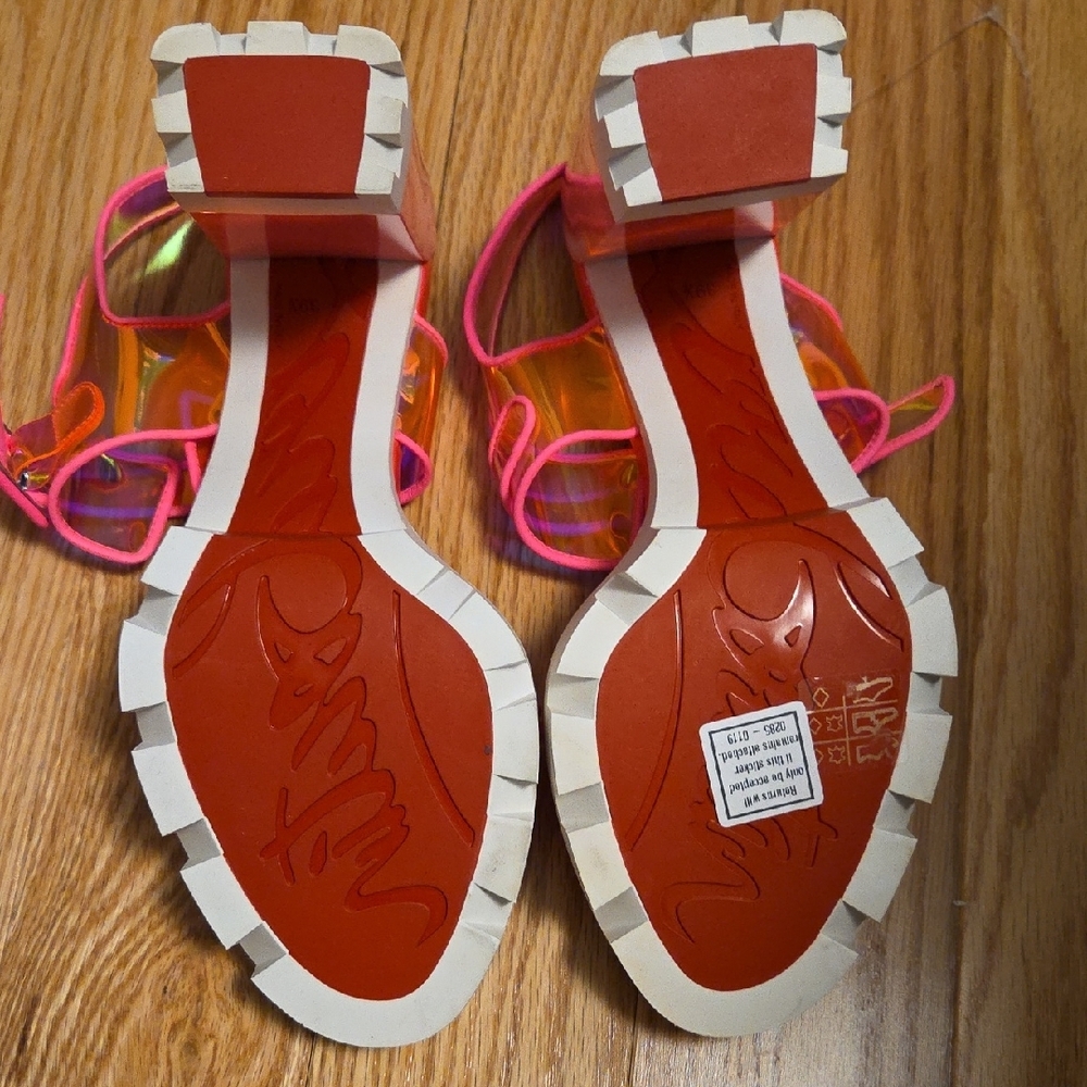 Christian Louis Vuitton, Pink Heels with Iridescent Straps - Picture 4 of 10